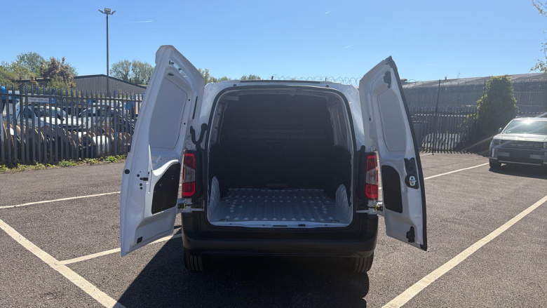 Peugeot Partner Standard Diesel 1.5 BlueHDi 130 Professional Van EAT8
